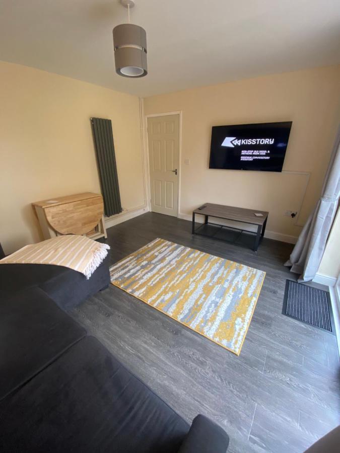 Lovely 1-Bedroom Apartment With Garden And Parking Стоун Екстериор снимка