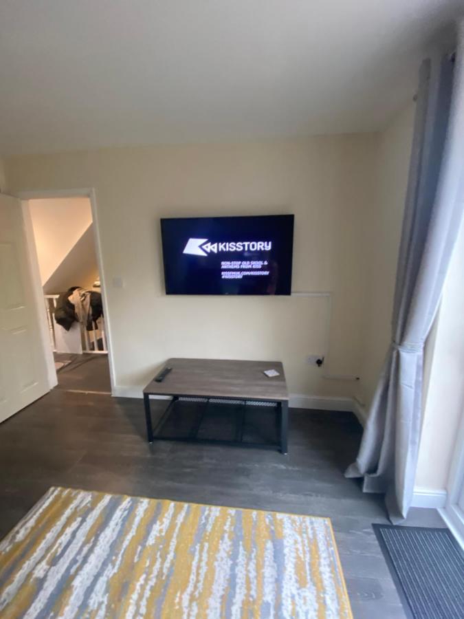 Lovely 1-Bedroom Apartment With Garden And Parking Стоун Екстериор снимка