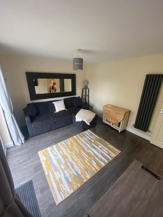 Lovely 1-Bedroom Apartment With Garden And Parking Стоун Екстериор снимка