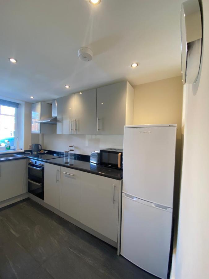 Lovely 1-Bedroom Apartment With Garden And Parking Стоун Екстериор снимка