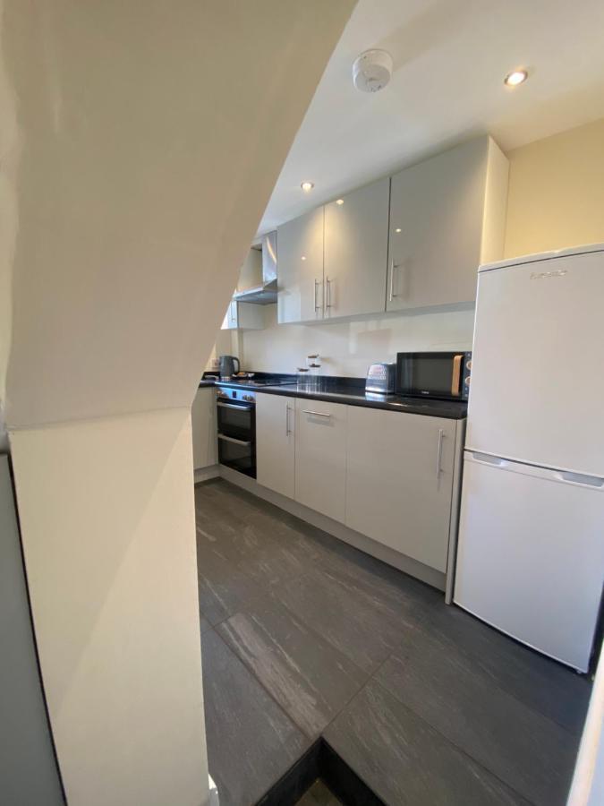 Lovely 1-Bedroom Apartment With Garden And Parking Стоун Екстериор снимка